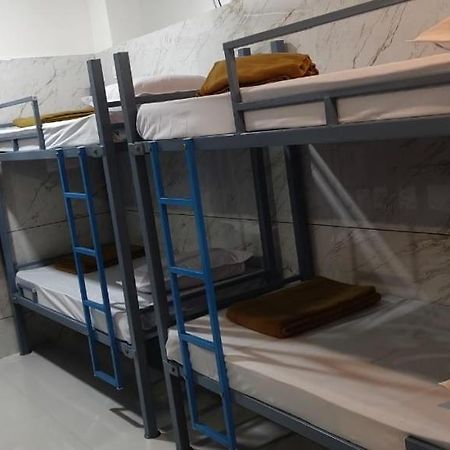 V R S Luxury Ac Dormitory Мисор Екстериор снимка