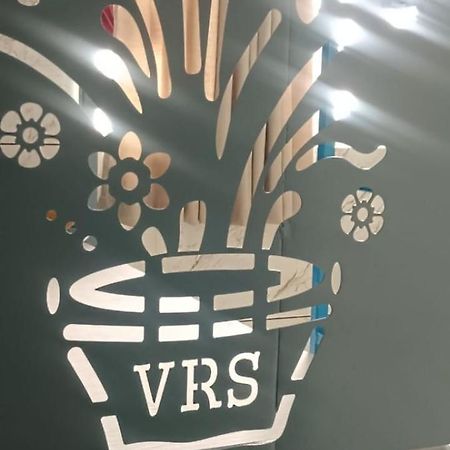 V R S Luxury Ac Dormitory Мисор Екстериор снимка