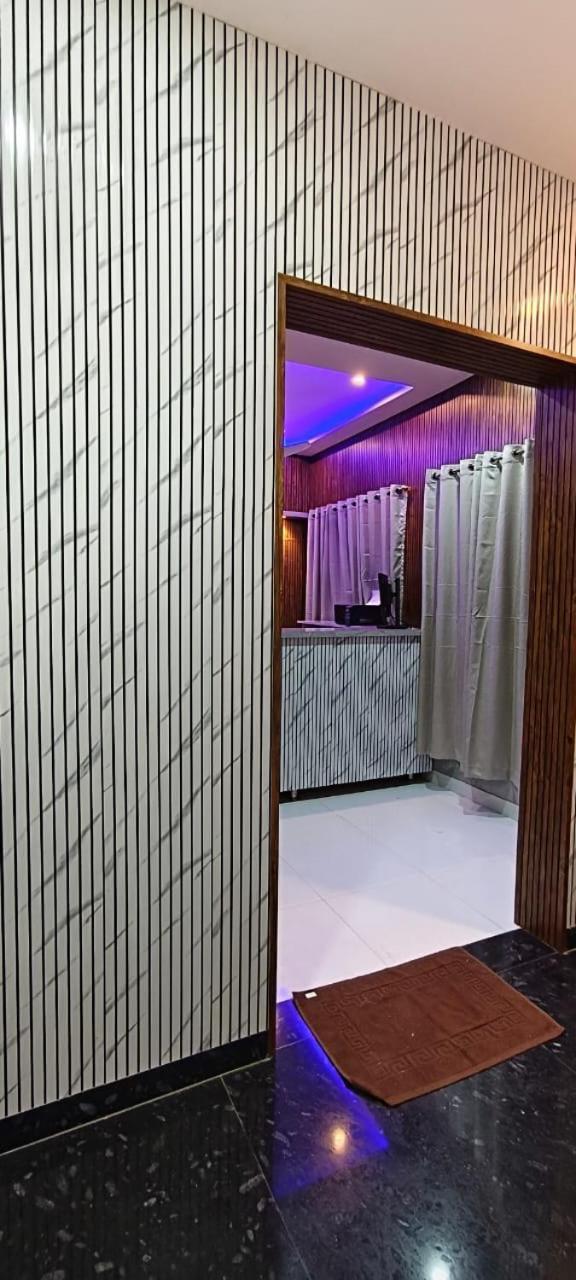V R S Luxury Ac Dormitory Мисор Екстериор снимка